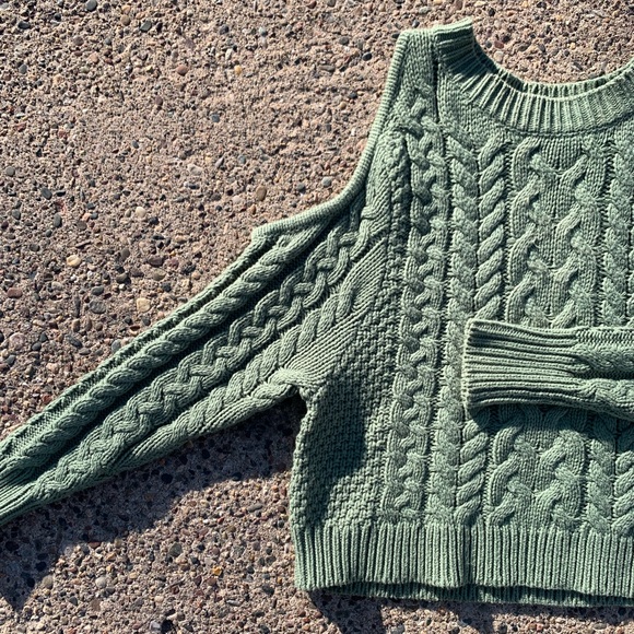 Aerie cold shoulder sweater - Picture 2 of 6